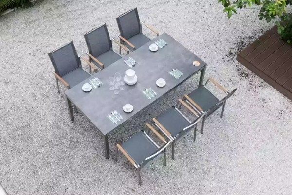 Zebra Opus Tisch 210 x 100 cm Edelstahlgestell mit HPL-Platte beton + One Sessel dark grey